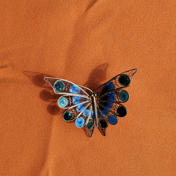 VINTAGE 800 Gold Filigree Butterfly and Glass Enamel Brooch - Picture 6 of 13
